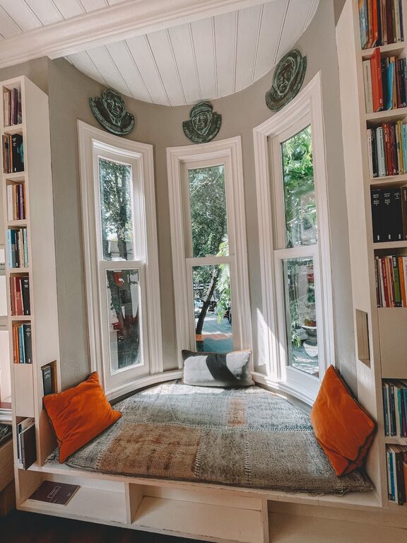 Easy Steps to Create a Cozy Reading Nook in Any Room